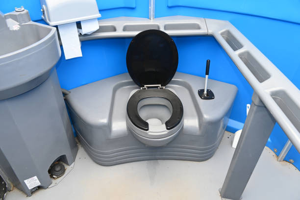 Best Porta potty rental near me  in Oswego, NY